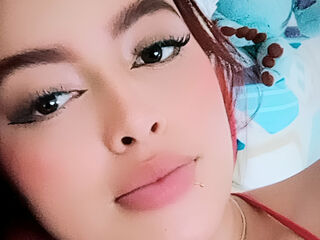 nude webcam girl AlaiaAlvarez